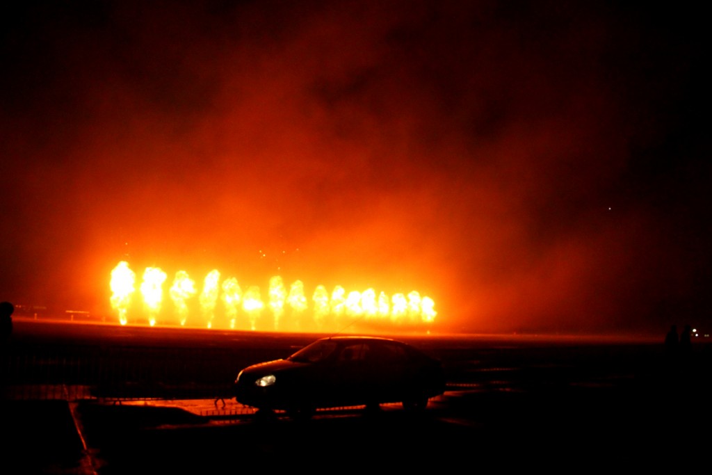 Aerobatic Yakkers & Jurgis Kairys – Air Bandits Flight formation - fireworks