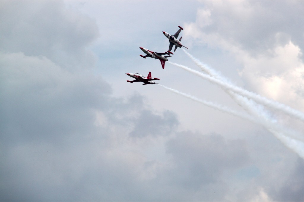 Turkish Stars - Bucharest International Air Show 2015 #BIAS2015