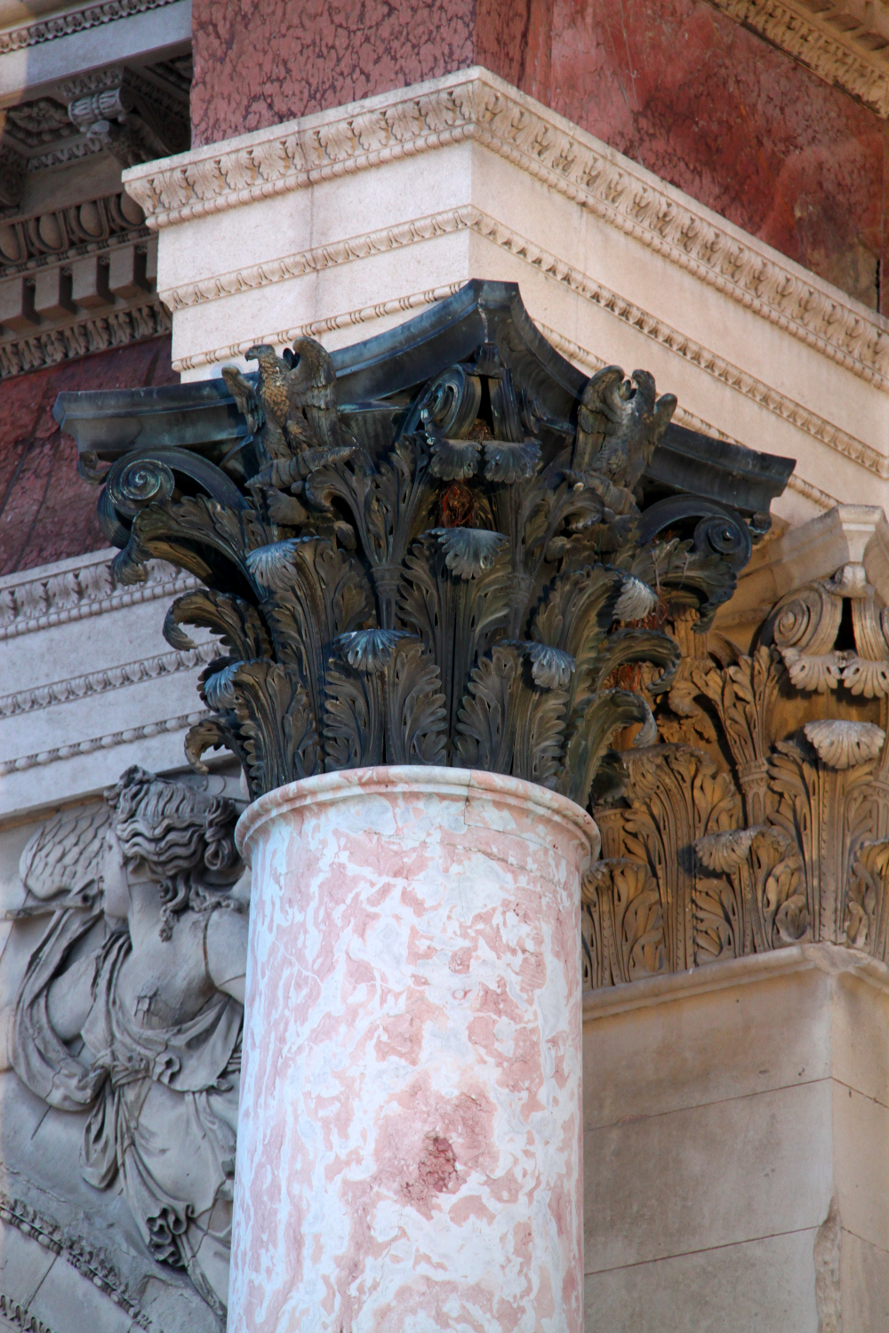 The Arc de Triomphe du Carrousel - detail
