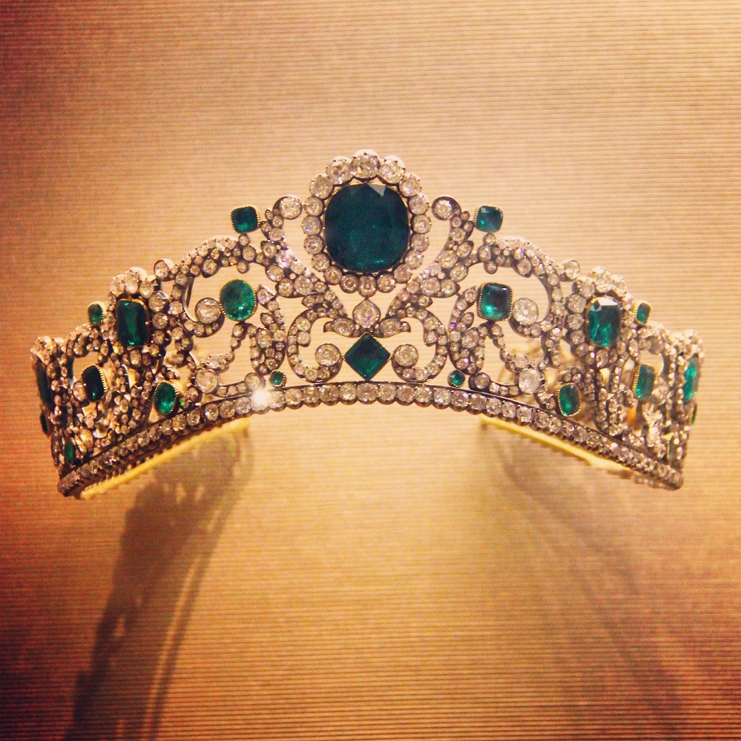 Princesses' Jewelries - crown - Louvre Museum