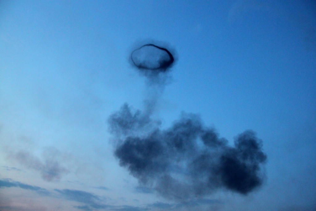 Aerobatic Yakkers & Jurgis Kairys – Air Bandits Flight formation - fireworks 2 smog 
