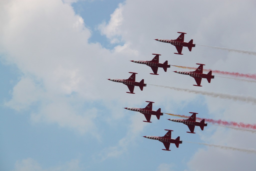 Turkish Stars - Bucharest International Air Show 2015 #BIAS2015