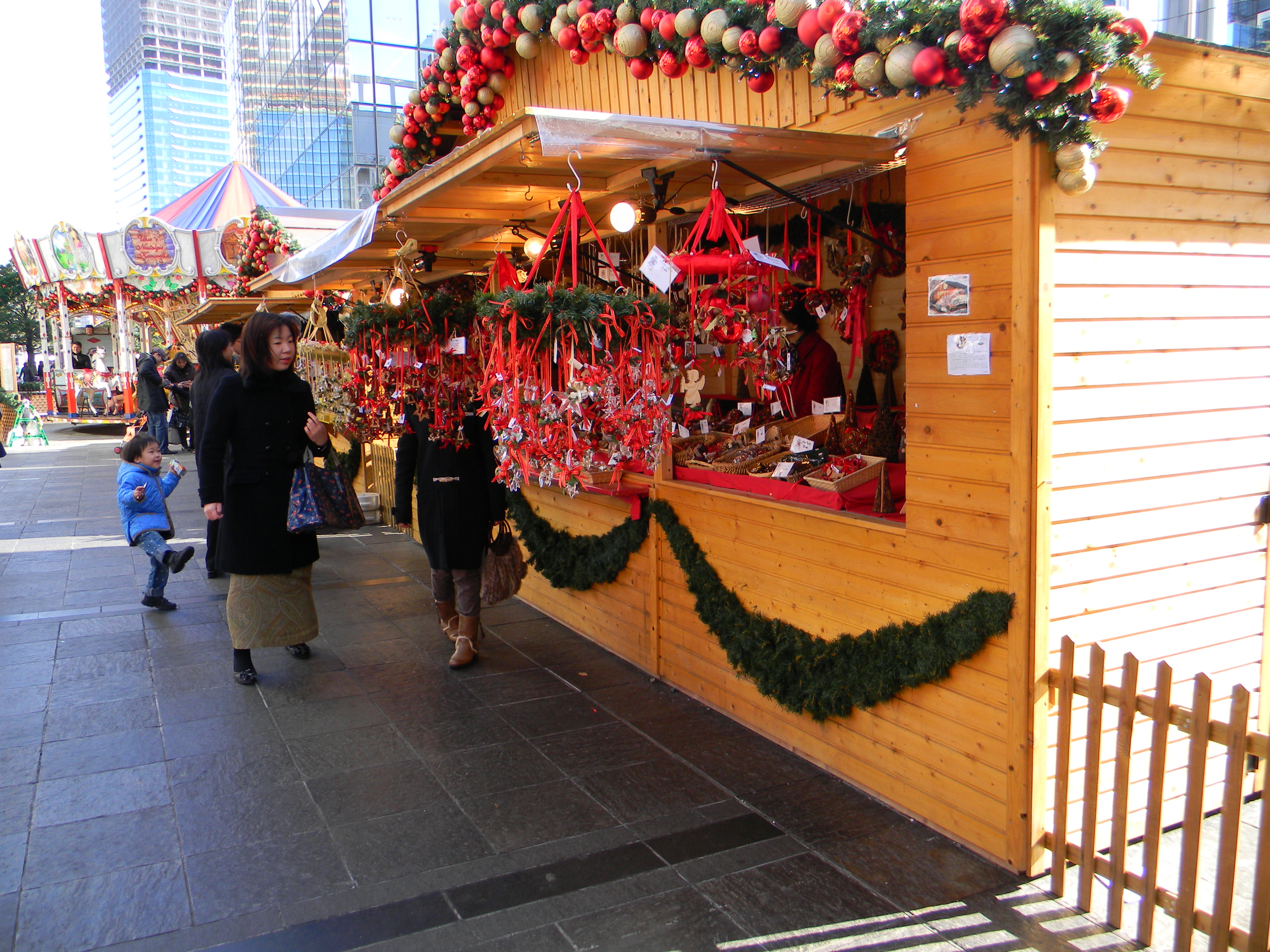 Christmas market, #Osaka, #Japan #travel //www.earthsattractions.com/best-christmas-destinations/