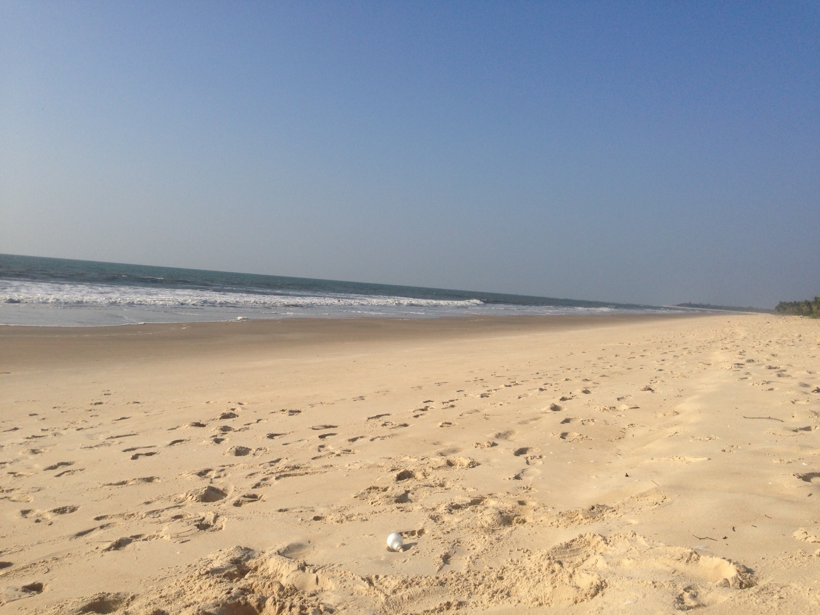 Kodi Bengre beach and the ocean