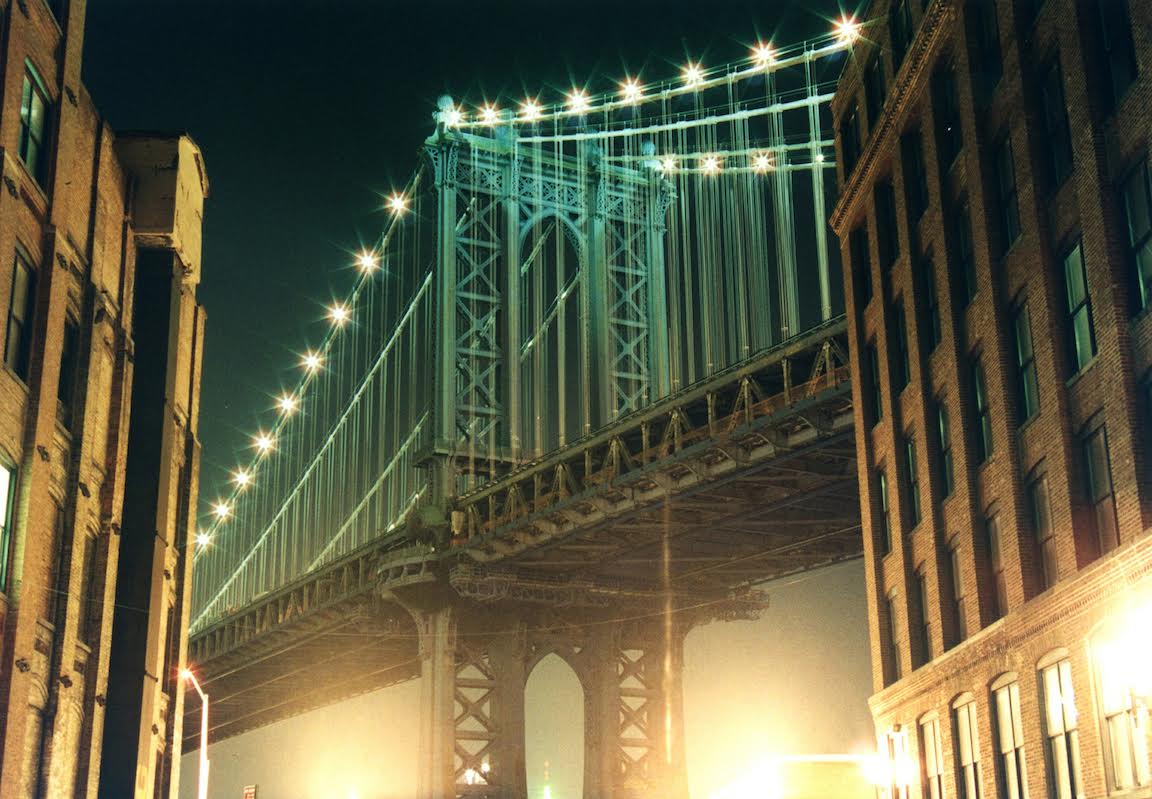 Dumbo, Brooklyn. Read this local's guide to Brooklyn and learn the discover the places to visit in Brooklyn, where to eat in Brooklyn, and Brooklyn tips from an insider. #Brooklyn #brooklyntips #brooklynny #brooklyntravel