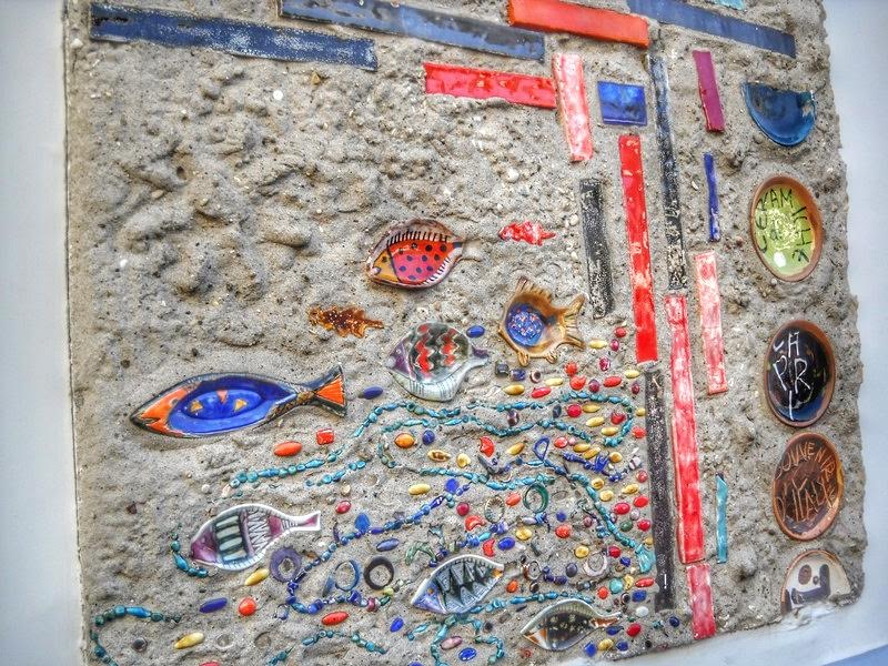 It looks like a sand arrangement, but it is in fact a wall in Capri, Italy - 10 photos that will make you want to travel to Capri, Italy