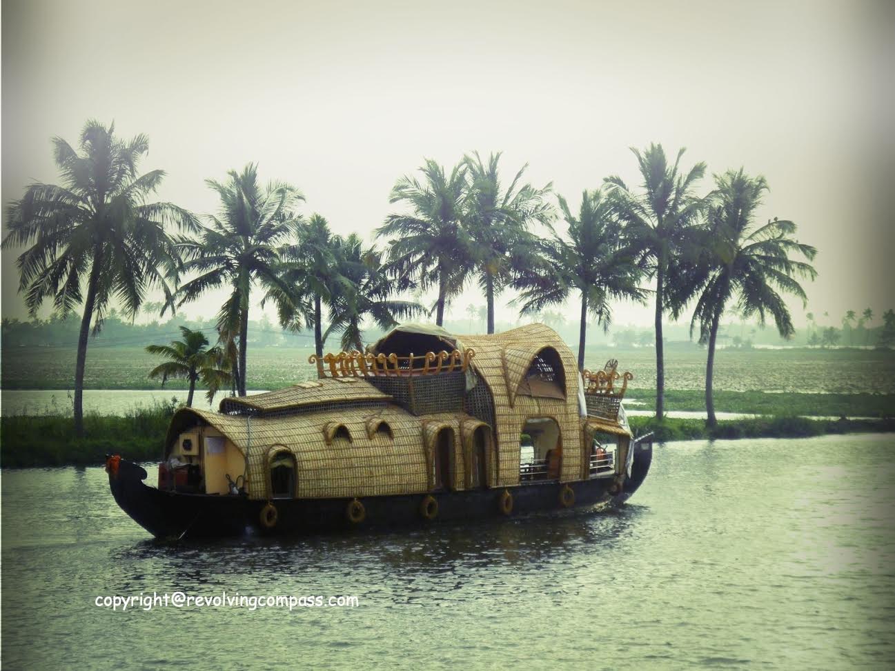 Alleppey - Kerala, India - The best places to see in Kerala - A complete travel guide to Kerala