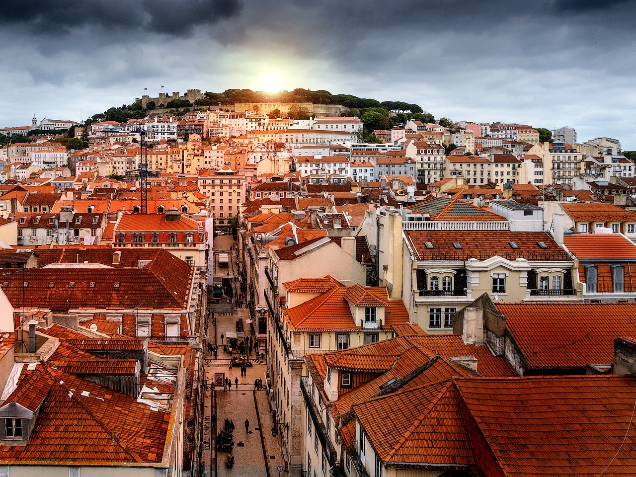 travel guide to lisbon portugal