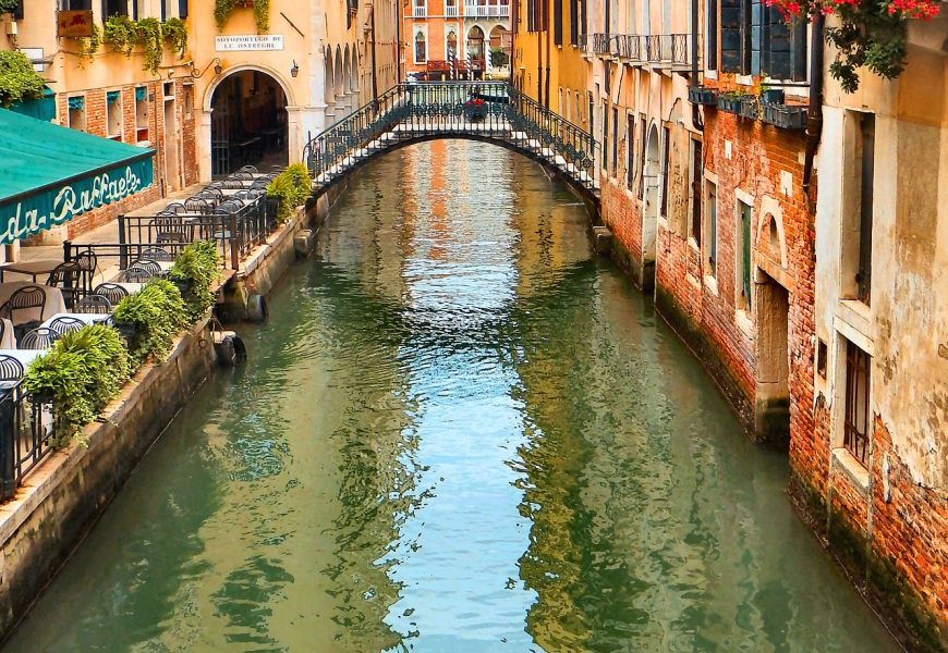 Explore Northern Italy: Milan, Como, Verona, Venice Tour