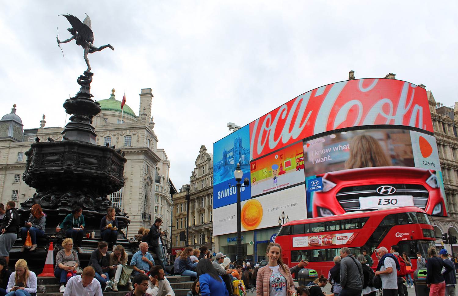 Piccadilly Circus - The insider's guide to London -
