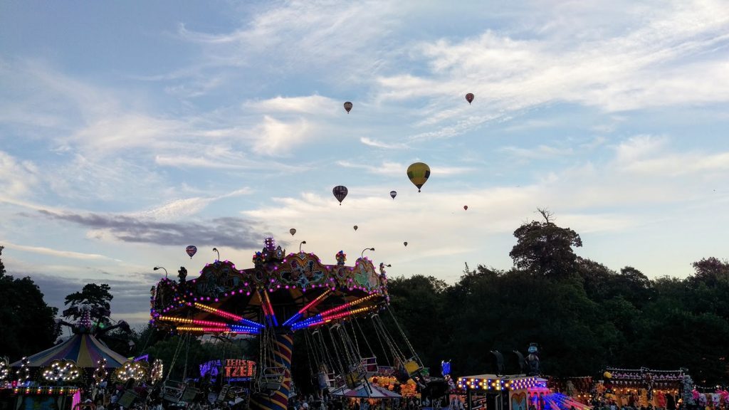 International Balloon Fiesta in Bristol - a fun event that takes place during the summer. Read this insider's guide to learn the top attractions in Bristol, England, food in Bristol, and accommodation in Bristol. #bristol #england #uk #bristoltraveling #travelbuide #bristolguide