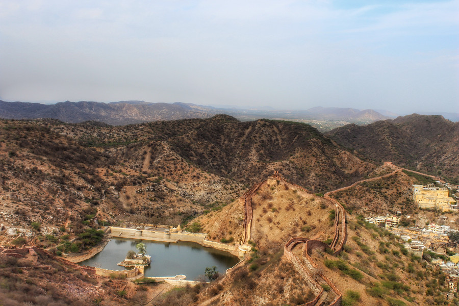 Views from Jaigarh fort in Jaipur, India. Called the Pink City, Jaipur is a popular destination in India. Read this insider's guide to Jaipur, India, featuring the top attractions in Jaipur, where to eat in Jaipur, where to stay in Jaipur, and tips for Jaipur #India #indiatravel #Jaipurguide #Jaipur #Asia #travelasia #travelguide #Jaipurguide