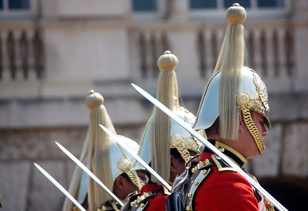 Changing of the Guard, London, England. Read this article and discover the best things to do in London, off the beaten path attractions in London, London food, London accommodation, and London tips. #London #Londontravel #Londonuktravel #Londontips #Londonguide #Londontravelguide #Londontravel #Londonuk #Londontips #Londonguide #Londontravelguide