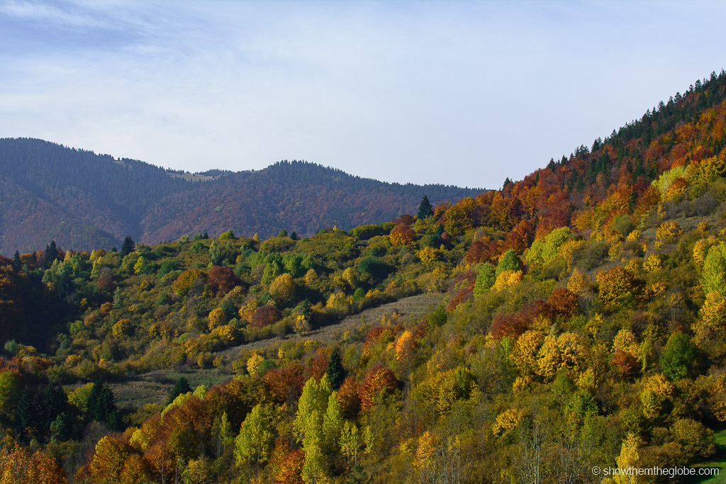 Vlkolínec, Slovakia is one of the best places to visit in Europe in autumn if you want to admire the stunning fall foliage in Europe. Read this article to see Europe's best places for fall travel. #Europe #fall #fallfoliage #foliage #europefoliage #fallcolors #fallcolours #colours#autumn #slovakia