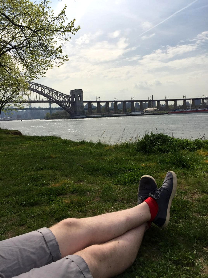Sitting along the banks of the East River, Astoria Park, Queens. Read this article and discover the best things to do in Queens and the best places to eat in Queens, as well as tips for Queens. #queens #queensny #queensguide #queenstravelling #queensattractions #usa