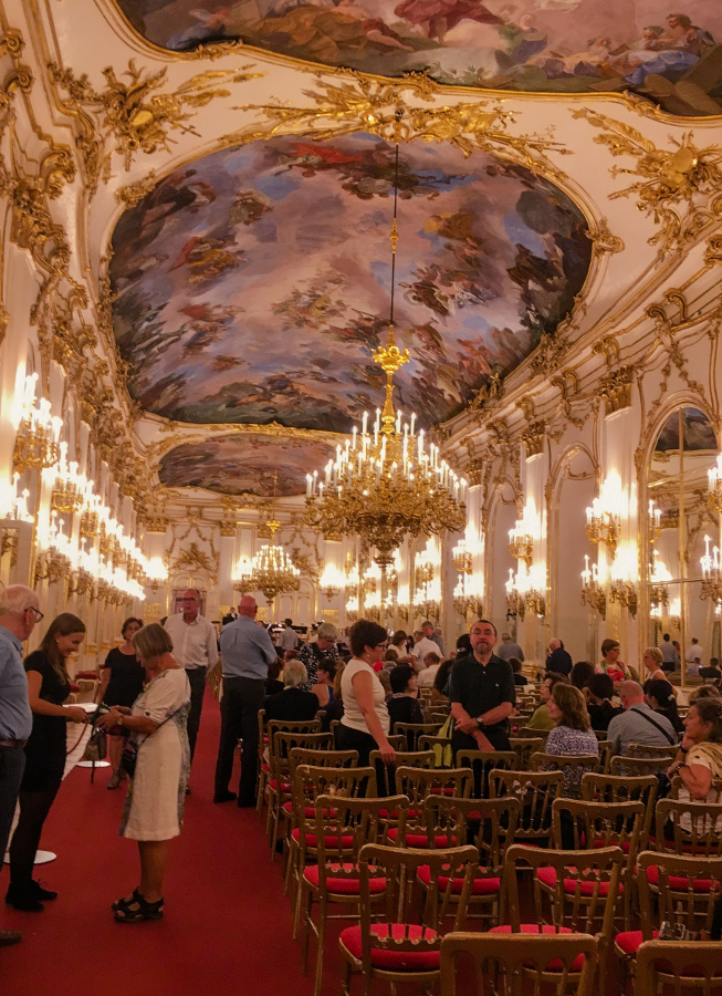 The Schönbrunn Palace Interior - discover the palace's history, things to do, and tips from this article. #schonbrunnpalace #schonbrunn #schonbrunn #schonbrunntips #schonbrunnvisit #schonbrunnvienna