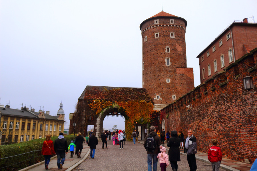 The beautiful Wawel Castle in Krakow, Poland. Use this local's Krakow city guide to see the top things to do in Krakow, places to eat in Krakow, Krakow accommodation, and Krakow tips. #krakow #krakowguide #krakowtravelguide #krakowcityguide #krakowtips #krakowpoland #poland #krakowattractions