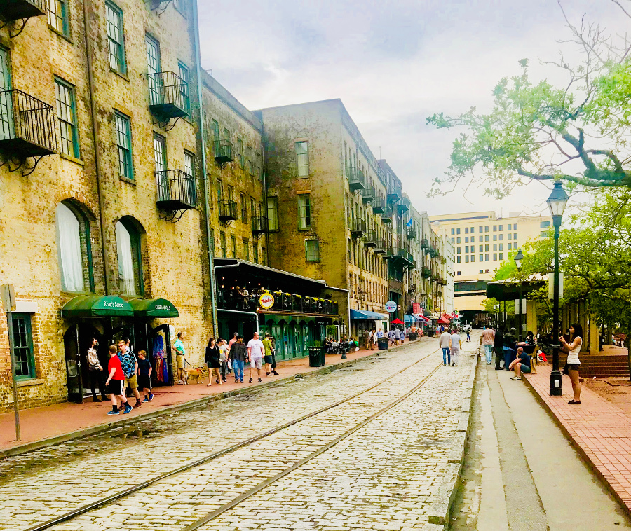 The River Street is one of the top Places to visit in Savannah Georgia. Use this guide to Savannah GA to discover Savannah travel tips and Savannah attractions. #savannah #georgia #usa #savannahguide