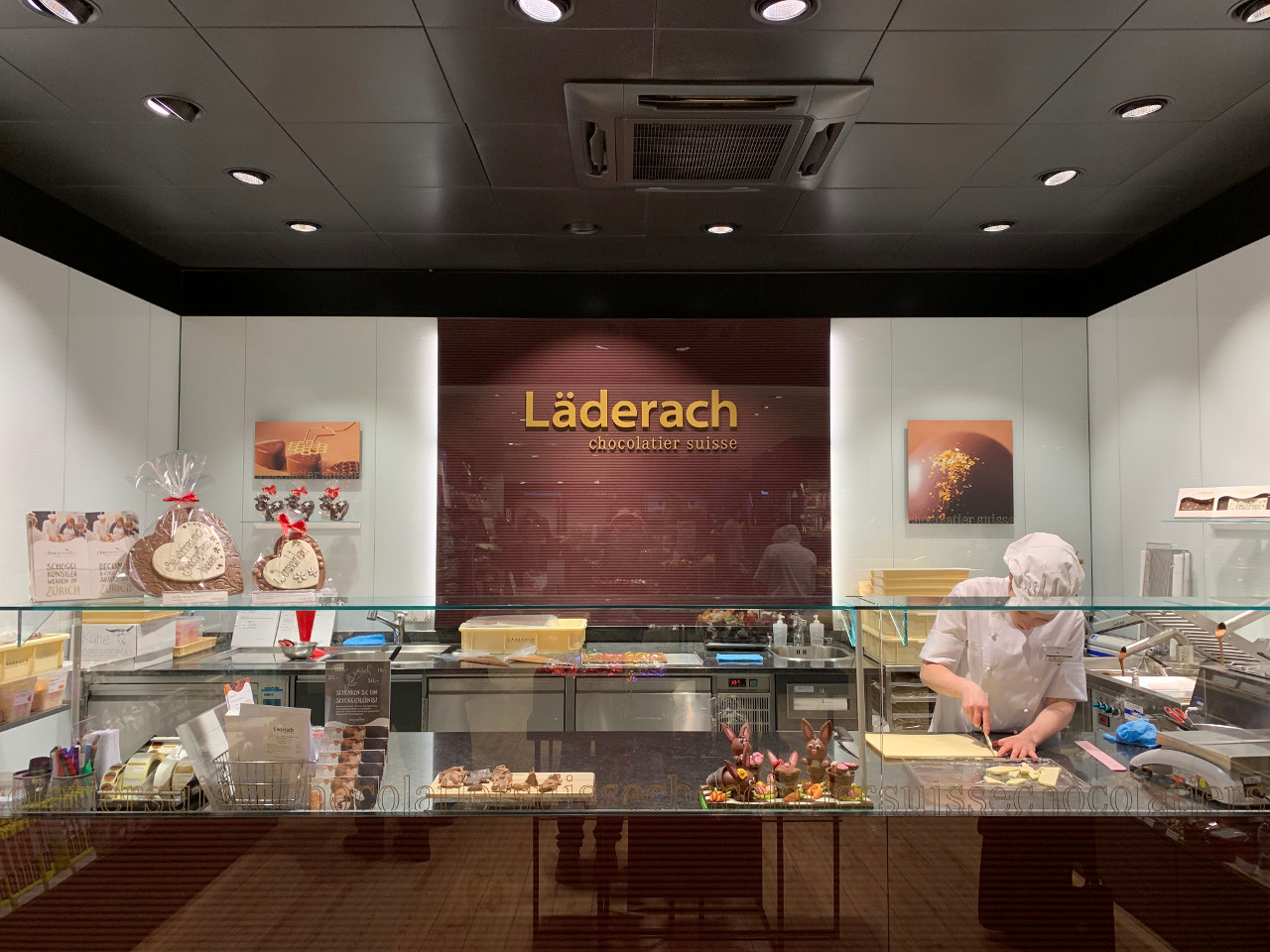 Check out Läderach chocolatiers - 30 off the beaten path things to do in Zurich that you won't find in the guidebooks recommended by a local. 