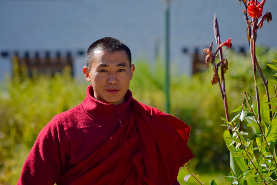 What to know before going to BhutanBhutan wear. Interesting Bhutan facts #bhutan #asia #travel