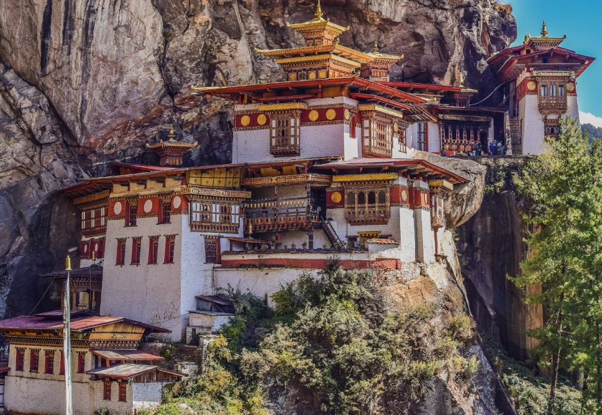 Budget travel Bhutan – Things to know before you tour Bhutan