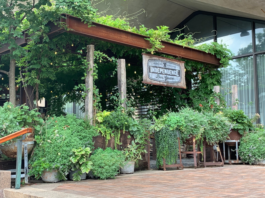Independence Beer Garden, Philadelphia. The best Philadelphia sights to include on your itinerary