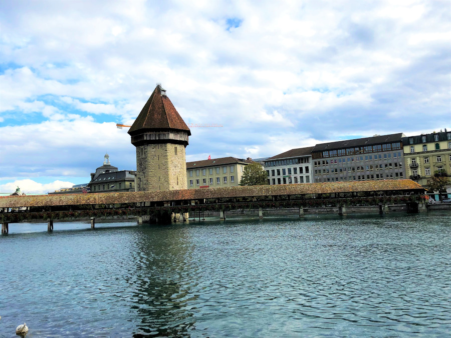 Lucerne Kapellbrücke (Chapel Bridge), photo by MyFaultyCompass. Here are the top places to visit in Lucerne, Switzerland. This Lucerne guide covers everything you need to know about visiting Lucerne.