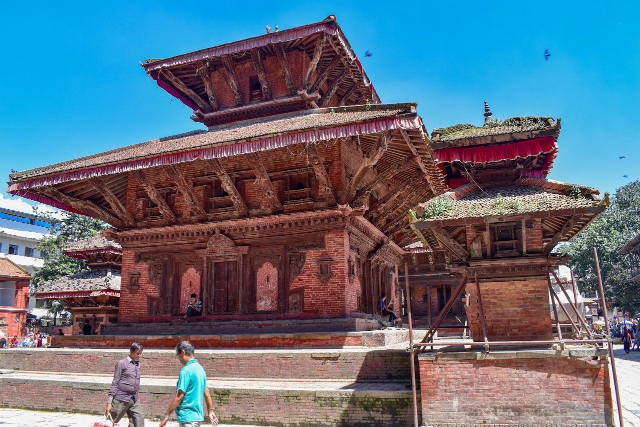 Kathmandu Durbar Square is one of the popular tourist attractions in Kathmandu. Here is what to do in Kathmandu - the best things to do in Kathmandu are included! 