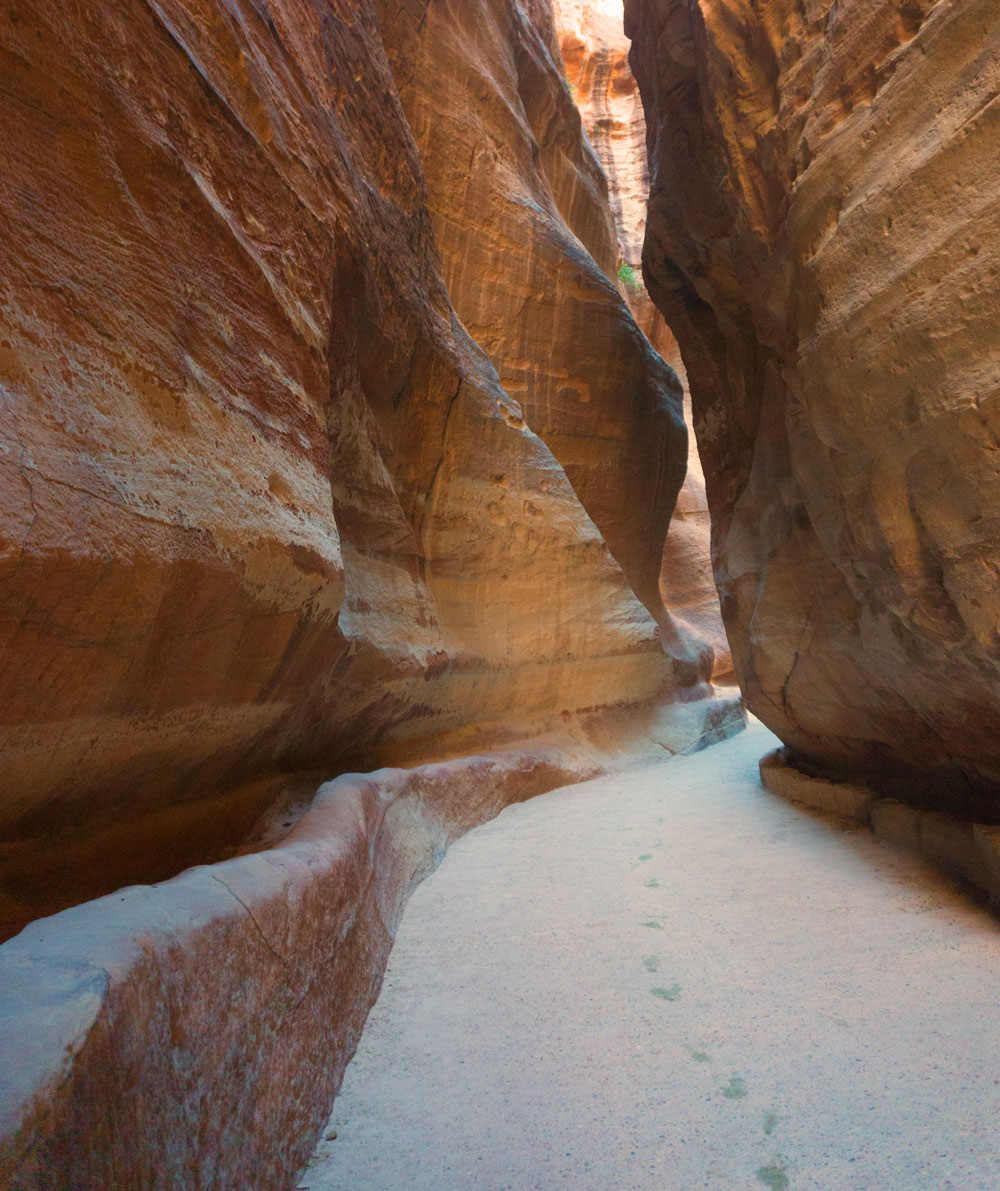 Siq Trail in Petra is one of the best things to see in one week in Jordan. Here is the ultimate Jordan itinerary for 5, 6, or 7 days