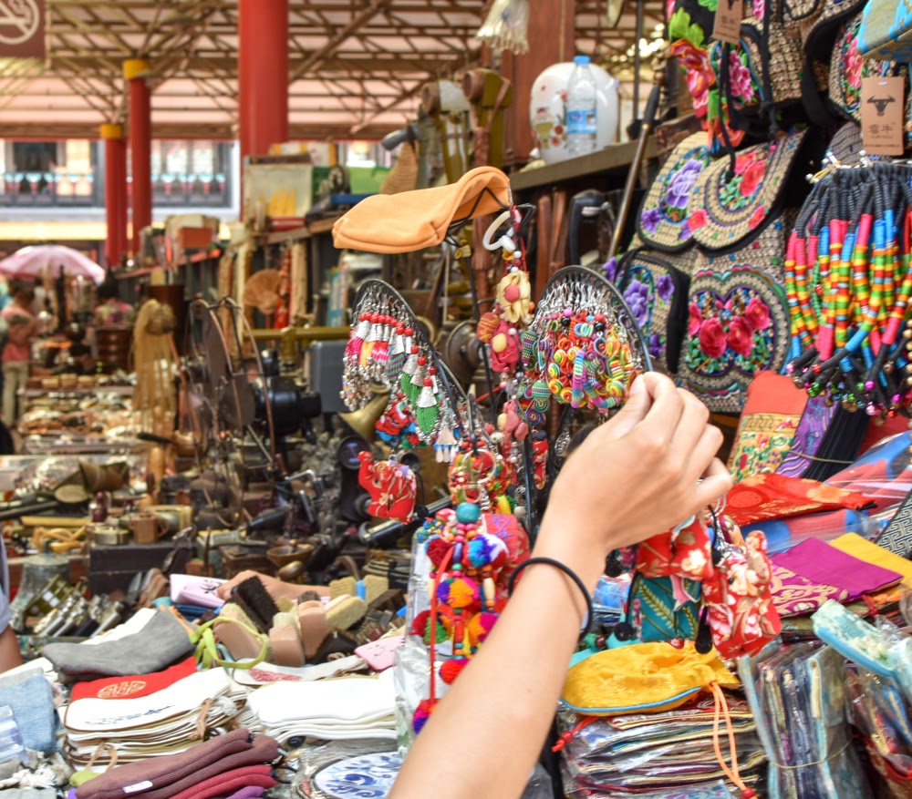 Panjiayuan Market is one of the best off the beaten path things to do in Beijing. Read this Beijing guide to discover what to do in Beijing, China
