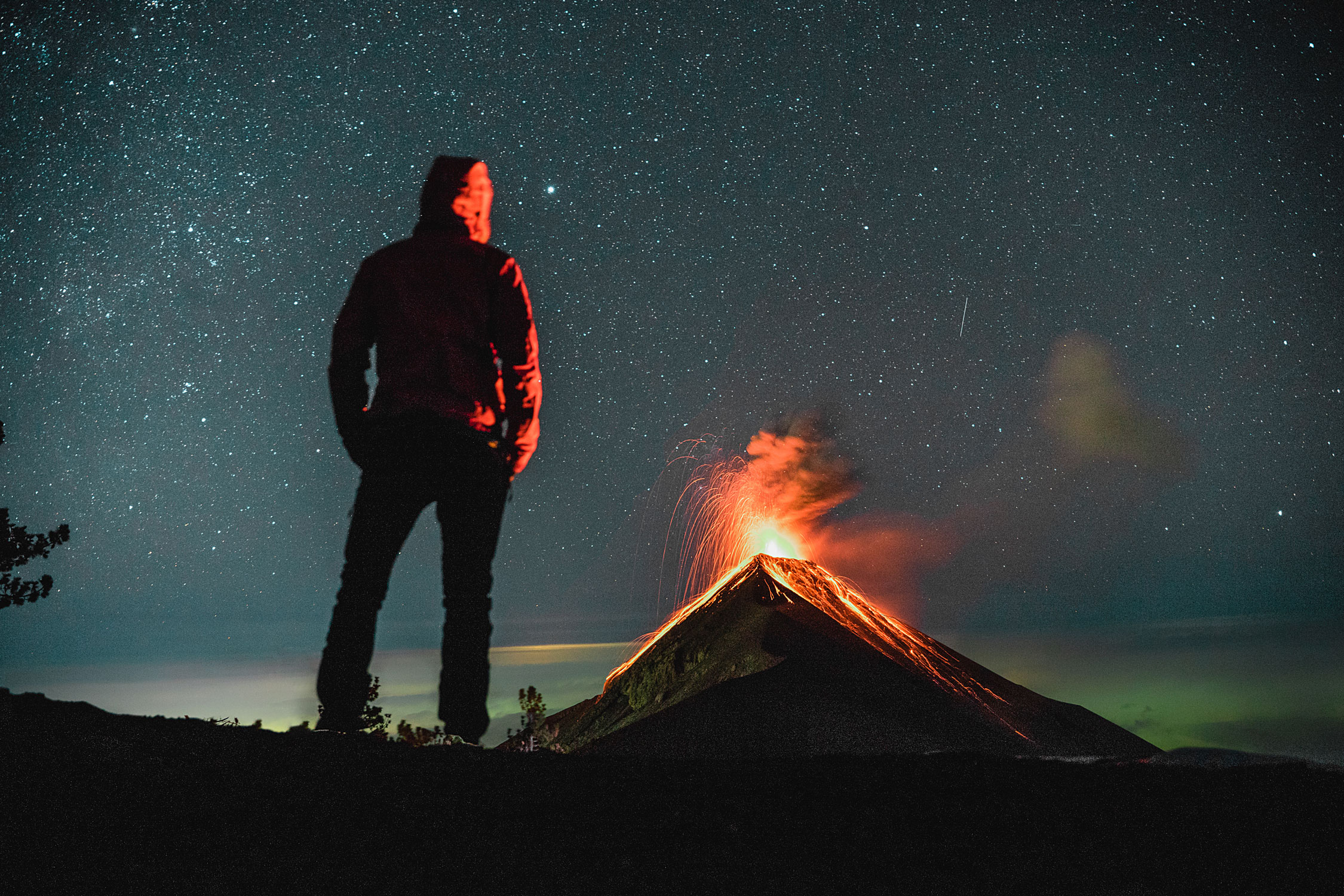 Volcano Acatenango is one of the most impressive things to see in Guatemala. Discover what to do in Guatemala and create your Guatemala bucket list with this Guatemala travel guide.