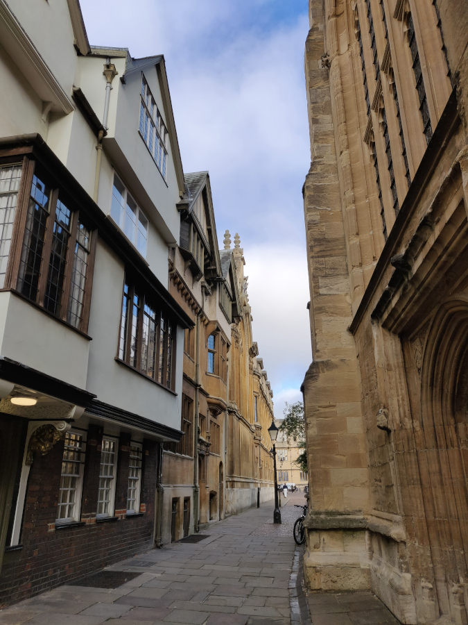 Oxford side streets worthy to be discovered. Here's how to explore Oxford to make the most of your day-trip to Oxford