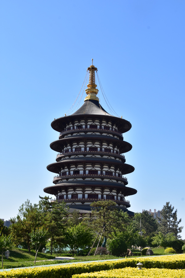 The Mingtan Scenic Area is one of the Luoyang attractions