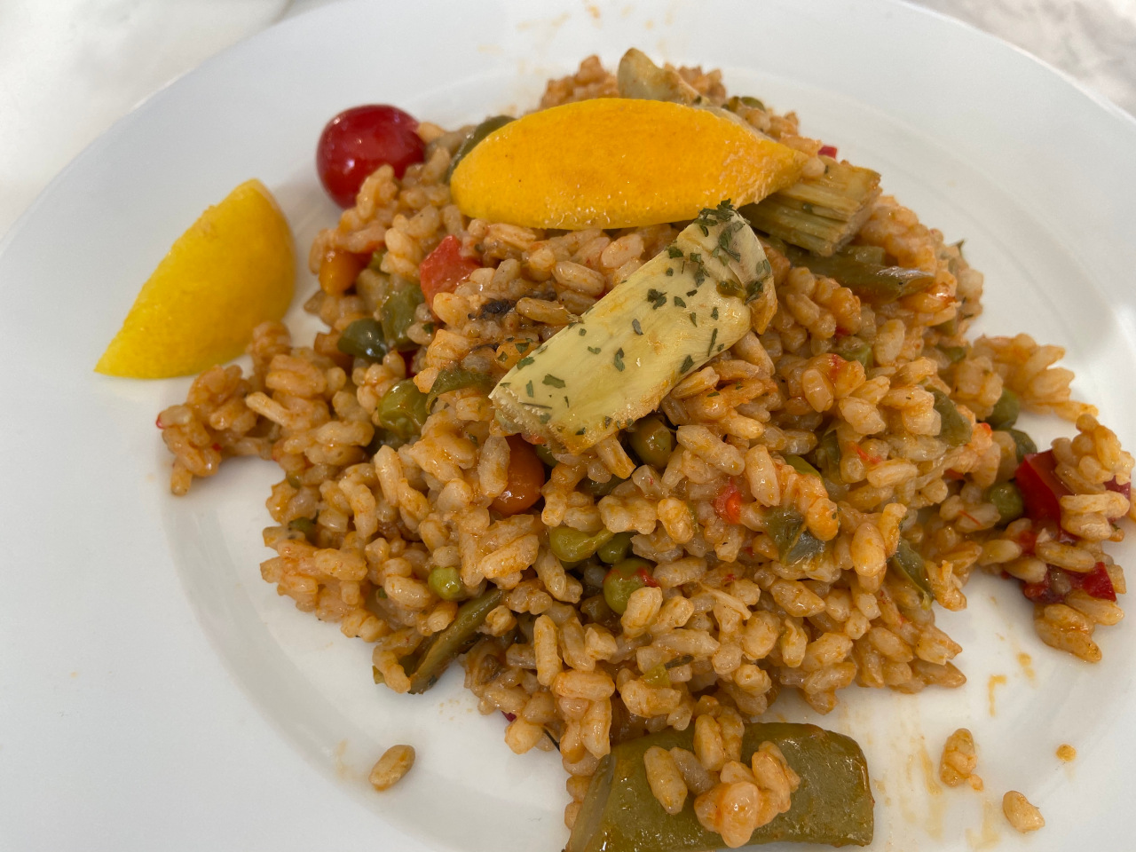 Paella is one of the best traditional Spanish dishes to try. Discover 15 more in this article