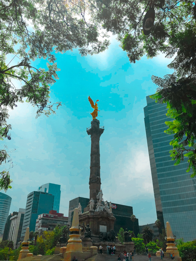 Avenida Reforma (Reforma Avenue) - Angel de la Independencia (Angel of Independence) Statue is one of the Mexico City's landmarks. Discover the best things to see and do in Mexico City in 5 days
