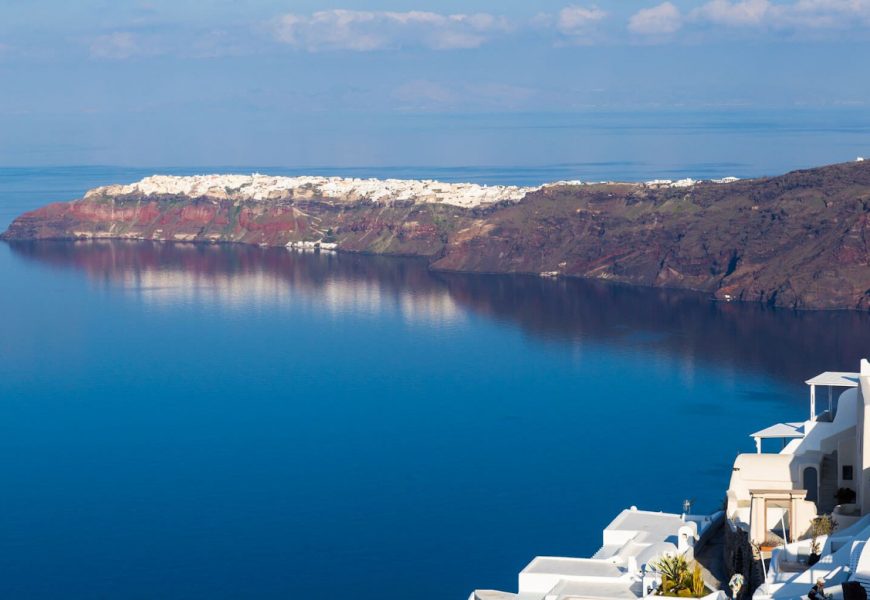 4 Places that will make your Santorini holidays absolutely dreamy!