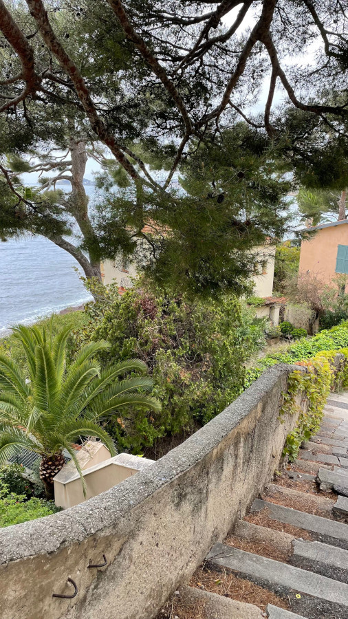 Eze, Path to beach - photo credit; Merel van der Kammen