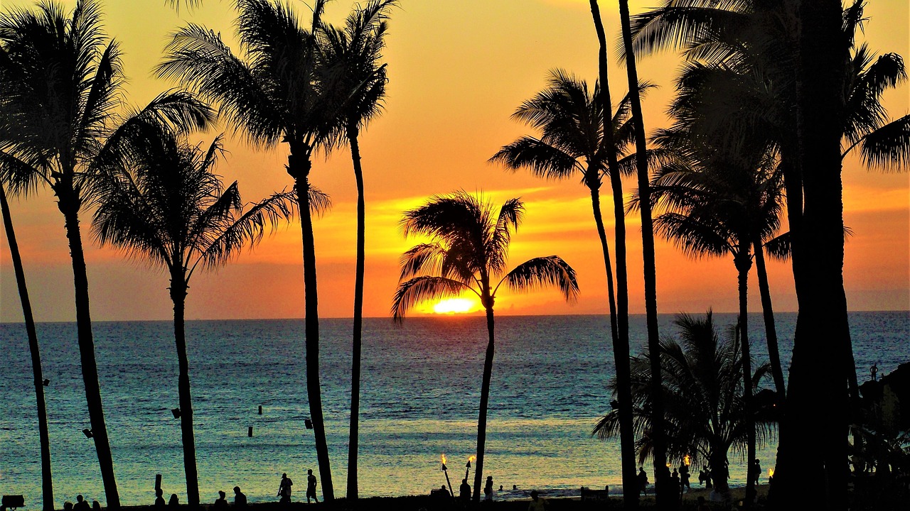 Places to go on Valentine's Day with warm weather: Maui, Hawaii
