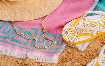 The Ultimate Beach Vacation Packing List: Top 5 Beach Bag Essentials You Can't Forget