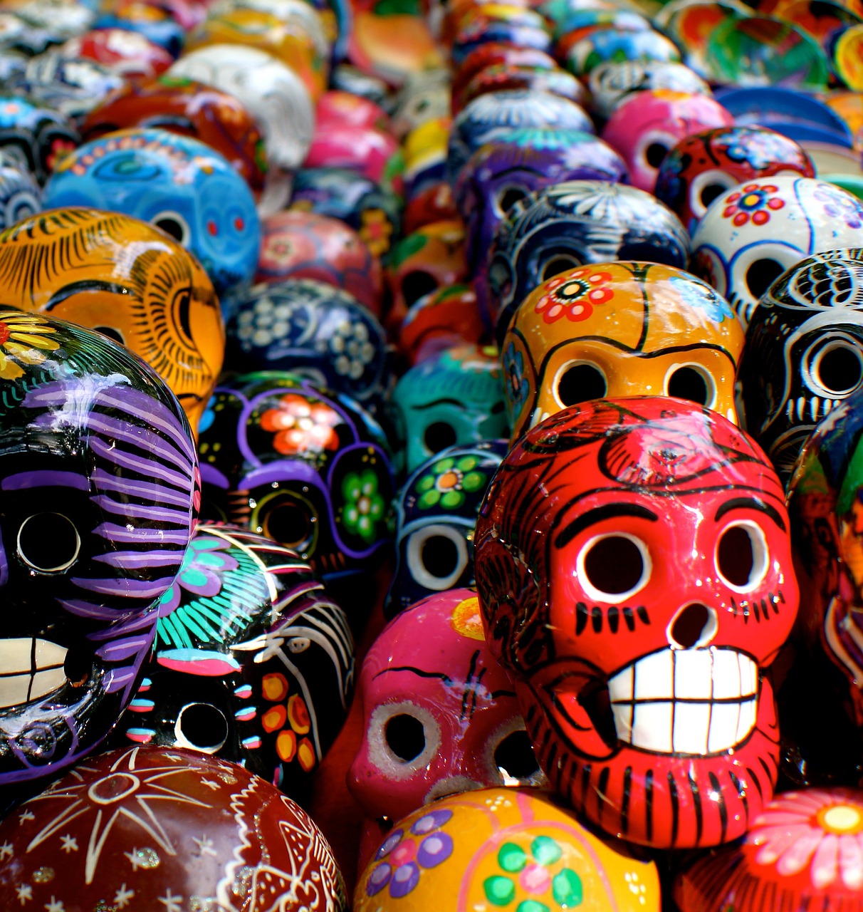 skulls Día de los Muertos similar Halloween holidays