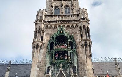 This 15-Minute Munich Clock Show Will Give You Chills (Medieval Knights Actually Fight)