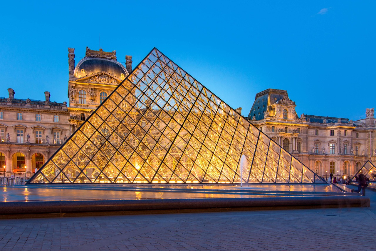 The Louvre – Paris, France offers one of the 30 best art museums free virtual tours
