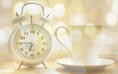 Eat Earlier, Live Longer? What a New Study Says About Breakfast Timing, Aging, and Longevity
