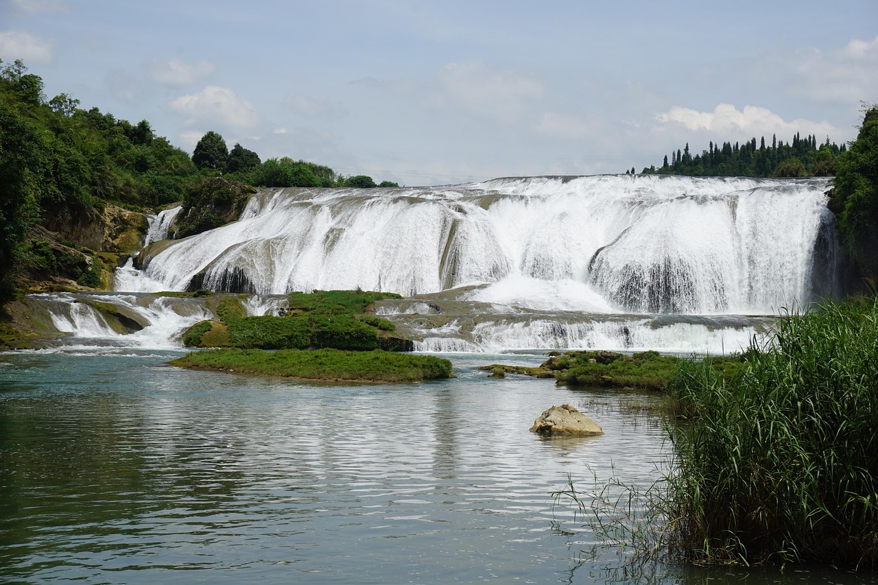 Huangguoshu Waterfall, China - the best waterfalls in the world and the most beautiful waterfalls in Asia