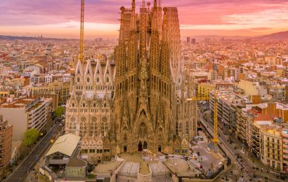 100 Incredible Things to See in Spain: Famous Landmarks, Hidden Gems, and Unforgettable Places