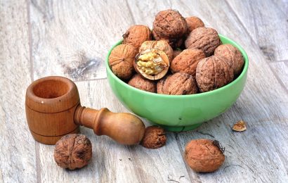 What Eating Walnuts Every Day Actually Does to Your Body (The Science Will Surprise You)