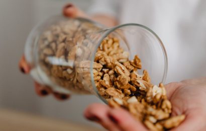 This Is What a Handful of Walnuts a Day Really Does to Your Body — The Effects Most People Never Connect to Their Diet (Read This Before Your Next Snack)