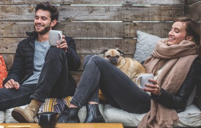 The Real Signs of a Happy Life Are Not the Ones People Brag About Online The Real Signs of a Happy Life Are Not the Ones People Brag About Online