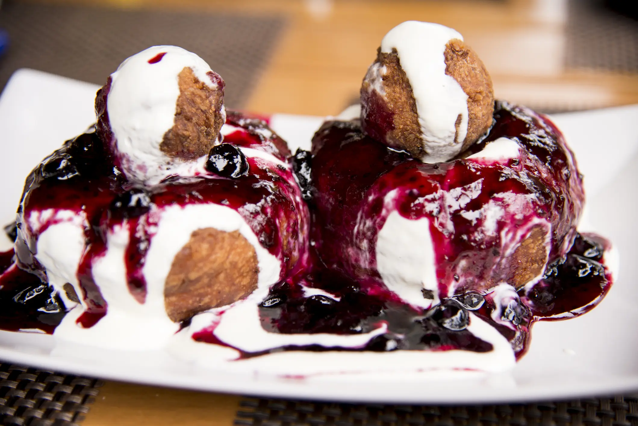 what shocks americans when visiting romania - sweets - papanasi