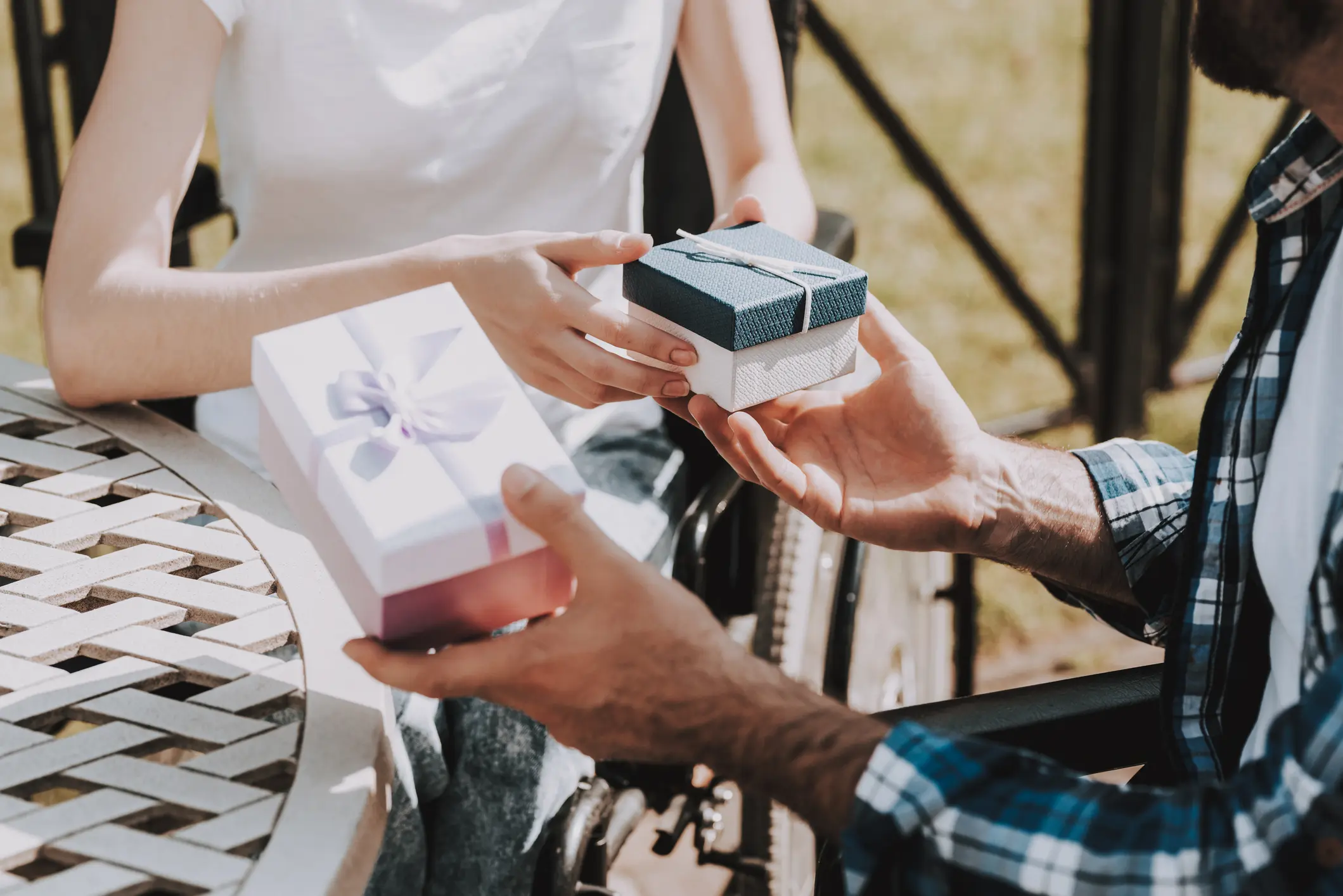 10 Hidden Social Rules Everyone Follows - 1 The Reciprocity Rule